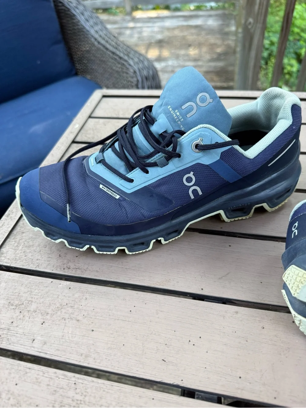On cloudventure waterproof Men's Trail Shoes - Navy & Light Blue